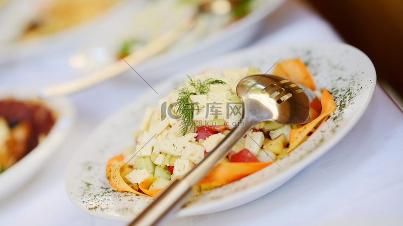 膨化食品批发价格与标准：揭秘背后的关联